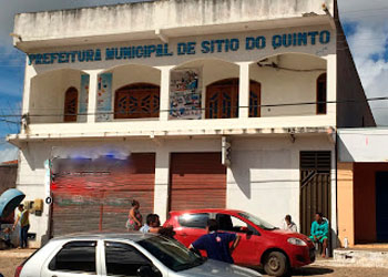 Com pagamento de aluguel em atraso, proprietário do imóvel fecha prefeitura de Sitio do Quinto