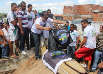 Retirolândia – Ao ‘ronco’ dos motores do Bactérias do Asfalto, corpo de Loy Xavier é sepultado