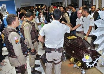 Corpo de tenente da PM morto em acidente foi velado em Capim Grosso e segue para sepultamento em Salvador
