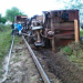 Dois vagões de um trem descarrila e tombam na cidade de Santaluz