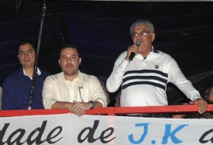 Secretário Zé Ailton comemora o resultado da reunião.