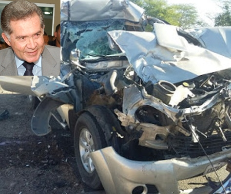 Ex-prefeito de Jacobina colide veículo com caminhão na BA-131; vítima não teve ferimentos graves