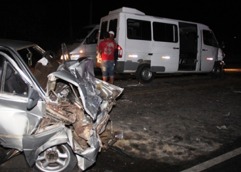 BA 120 – Colisão envolvendo van e Voyage deixa nove feridos em Coité (Atualizada)