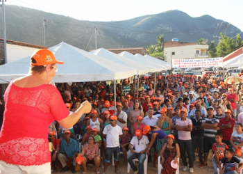 Monte Santo I – Fátima Nunes comemora a implantação do Centro Público de Economia Solidária Sertão Produtivo