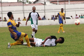 Intermunicipal: Coité sai atrás do placar mas vira o jogo contra Biritinga (4 x 1)