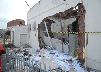 Serra Preta – Bandidos explodem Bradesco e Correios do Distrito de Bravo