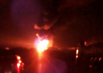 Caminhão tanque explode depois de tombar na BR 324 trecho de Riachão do Jacuípe