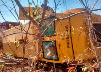 Carro-forte capota após disparo durante assalto no oeste da Bahia