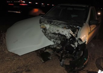 Carros foram projetados para fora da pista.