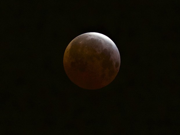 ‘De olho para o céu’. Eclipse da lua será visto a olho nu neste domingo (27)