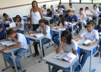 Governo estadual abre concurso com mais de 7 mil vagas para professor