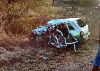 Acidente envolvendo Fiat Uno da Prefeitura de Gavião e carreta deixa dois mortos