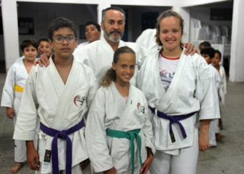 Coité – AKCC prepara atletas para disputa de competição nacional de karatê