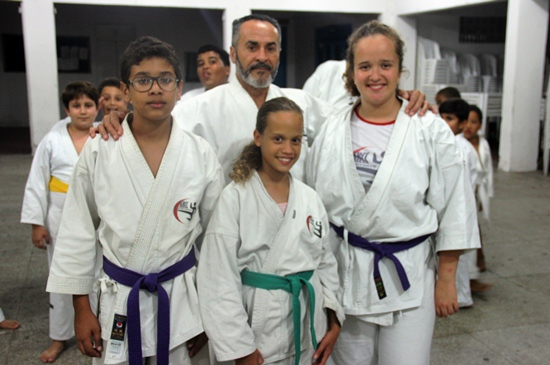 Coité – AKCC prepara atletas para disputa de competição nacional de karatê