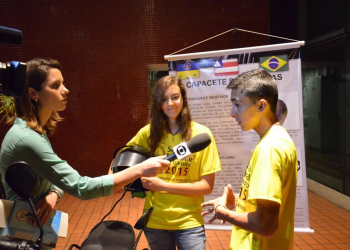 Estudantes coiteenses que desenvolveram dispositivo em capacete são atrações no Shopping Salvador
