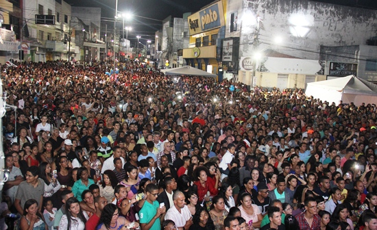 publico da festa dos evangelicos em coite = 2015