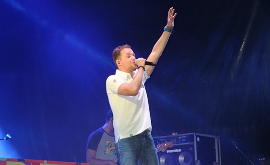 Show com André Valadão reúne multidão no Largo do Mercado, em Coité