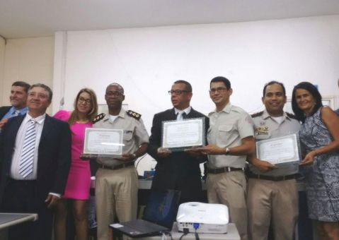 16º BPM é homenageado pela Câmara Municipal com moção de aplausos à equipe do PROERD