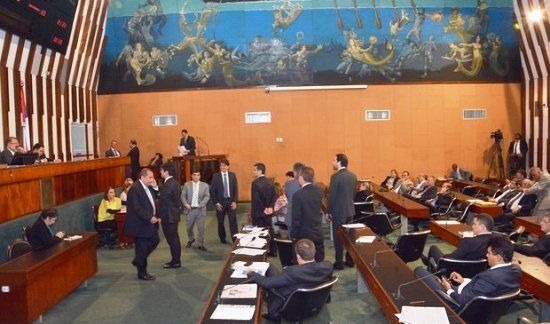 Após 33h, AL-BA aprova autorização de empréstimo de US$ 400 milhões