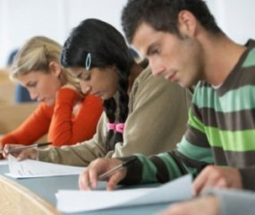 Câmara aprova pós-graduação paga em universidades públicas