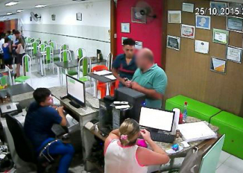 Pizzaria é assaltada e clientes vivem momento de pânico em Valente