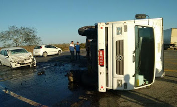Colisão envolvendo caminhão baú e Gol deixa uma vítima fatal na BR 324