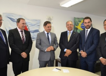 Com Aécio e Gualberto, Geilson formaliza filiação ao PSDB em Brasília