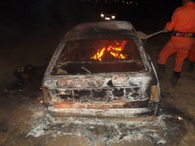 carro incendiado