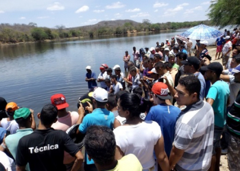 Corpo de jovem é localizado em açude; ele estava na companhia do cantor Acácio quando sofreu acidente de Jet Ski