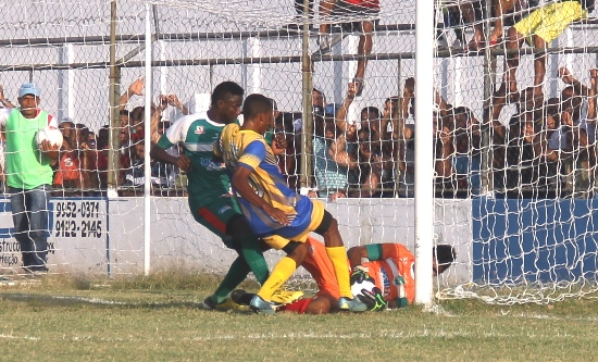 Intermunicipal: seleção de Coité esbarra na retranca de Remanso, vence jogo, mas está fora da competição