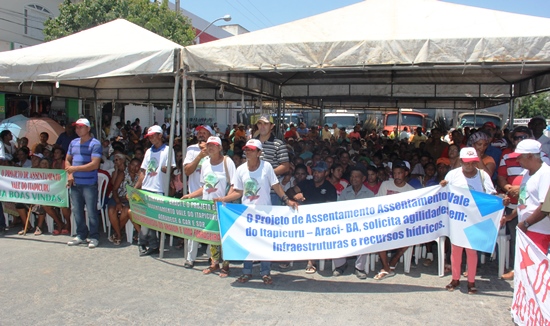 entrega de cisternas e barracas em araci - 1