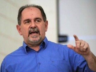 José Eduardo Dutra presidiu a Petrobras, a Petrobras Distribuidora e o PT