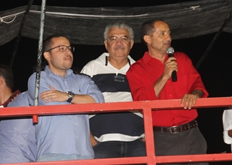 Vereador Miraldo criticou a ausência e falta de prestação de serviços dos profissionais ligados ao principal adversário. 