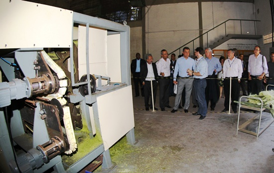 Governador Rui Costa participa de teste de equipamento para melhorar produção de sisal