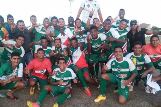 Seleção coiteense leva 3 a 0 de Remanso e vê sonho do penta mais distante