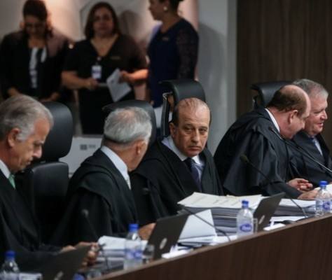 Por unanimidade, TCU rejeita contas de Dilma de 2014