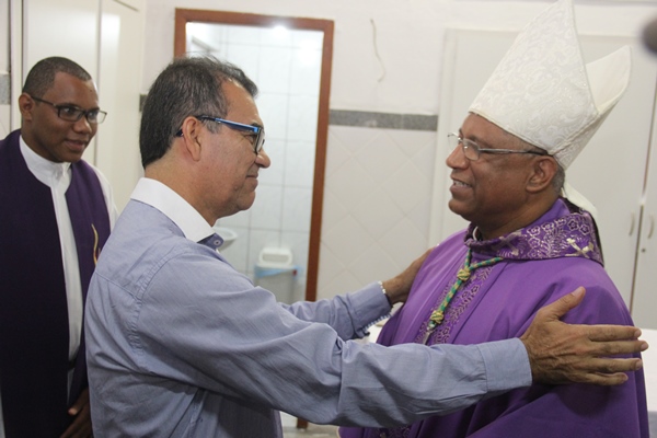 Novo arcebispo de Feira de Santana celebra a primeira missa do novenário de Nossa Senhora da Conceição do Coité