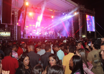 Bell Marques agita grande público na festa de Todos os Santos, em Monte Santo