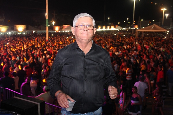 Prefeito Jorge Andrade satisfeito pelo sucesso da festa.