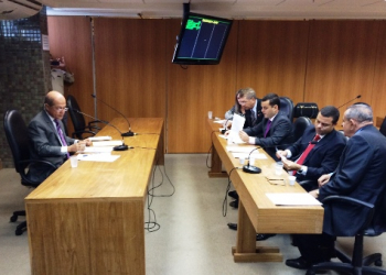 CCJ aprova projeto que incentiva investimentos em energia solar e proposta que beneficia clientes de seguradoras de veículos