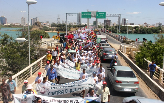 Juazeiro I – Cerca de 20 mil pessoas dizem ao Governo e ao Congresso que não aceitam nenhum ‘Direito a Menos’