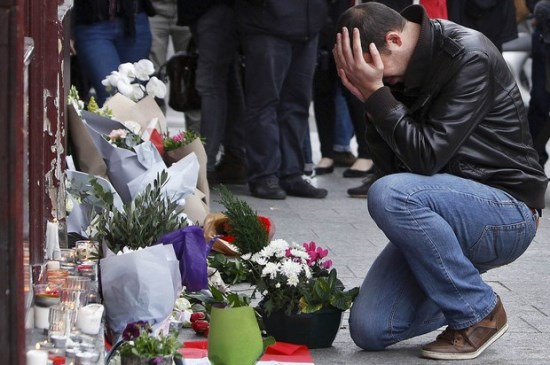 Estado Islâmico reivindica ataques em Paris que mataram mais de 129