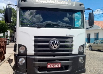 Caminhão atinge moto e mata criança e adolescente na BA 046