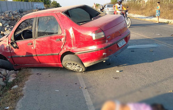 Mulher morre vítima de capotamento na BA 411; esposo fica ferido