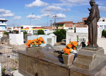 Coité – Cemitérios prontos para receber visitantes no Dia de Finados