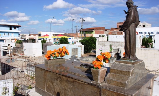 Coité – Cemitérios prontos para receber visitantes no Dia de Finados
