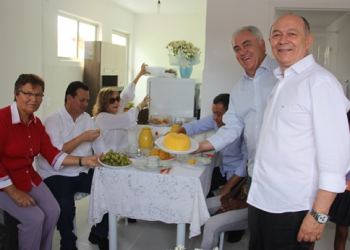 Deputados prestigiam visita de ministro das Cidades e governador para entrega de casas em Euclides da Cunha