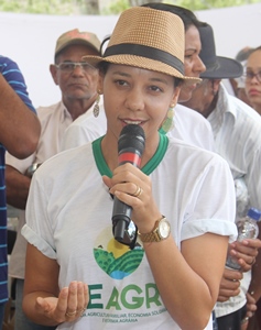 Luzia comemora o sucesso da feira e a grande participação dos produtores.