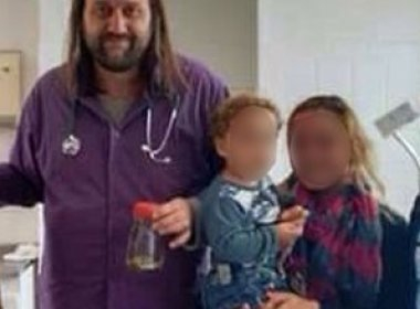 RS: criança de um ano mata cobra com mordida e sai ilesa