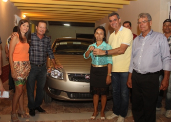 Gavião – Prefeitura entrega ampliação de creche e veiculo zero quilômetro